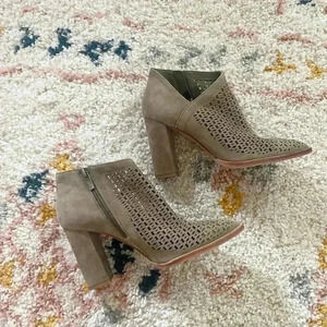 Vince Camuto Lorva Suede‎ Perforated Ankle Booties Size 7.5